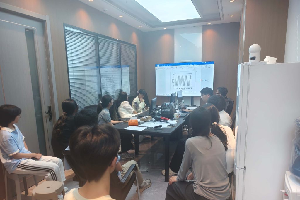 暑期科研不断线|光聚合功能材料实验室召开暑期组会
